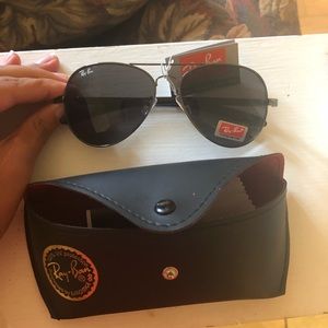 brand new ray ban aviators with case